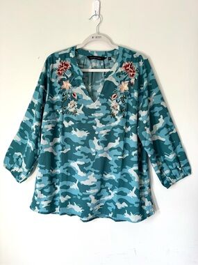 Colleen Lopez Camo Print Floral Embroidered 3/4 SLeeve Top Sz XL